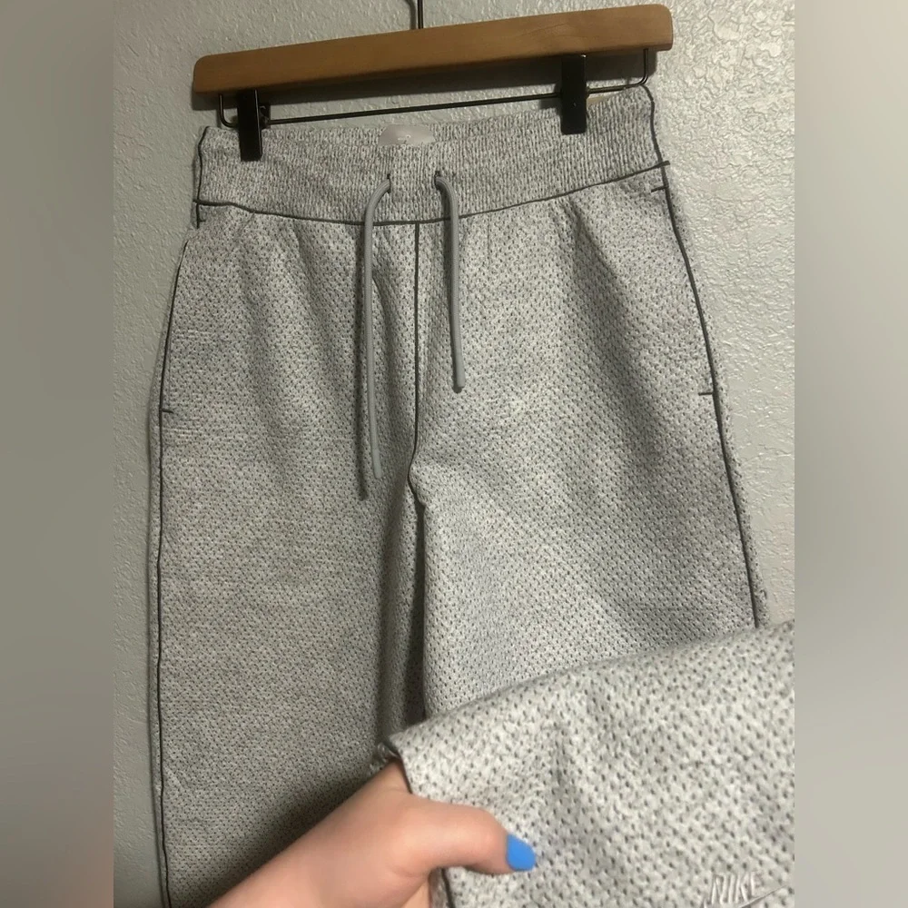 NWT Nike Tech Pack Therma Fit Adv Loose Fit High Rise Wmns XS Joggers Grey